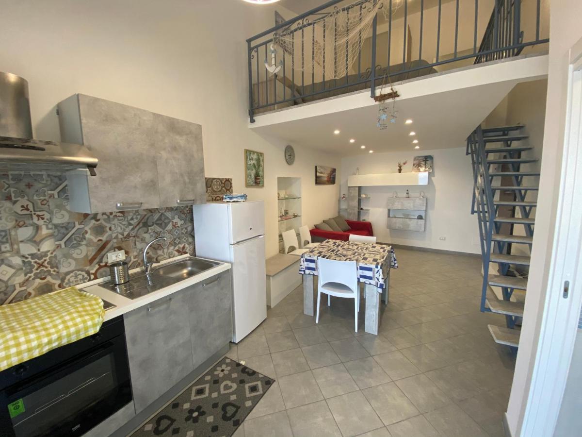Casa Nicole Fronte Mare Giardini Naxos Exterior foto