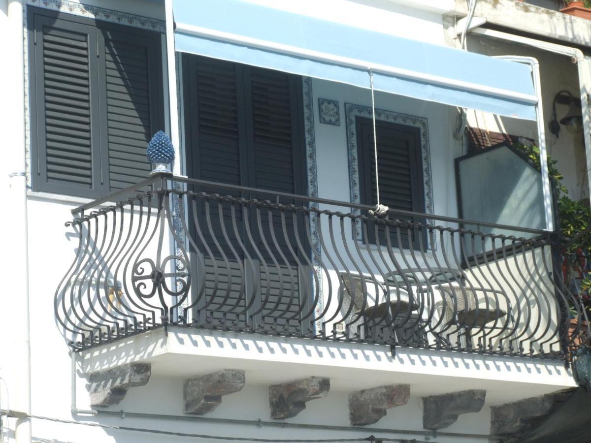 Casa Nicole Fronte Mare Giardini Naxos Exterior foto